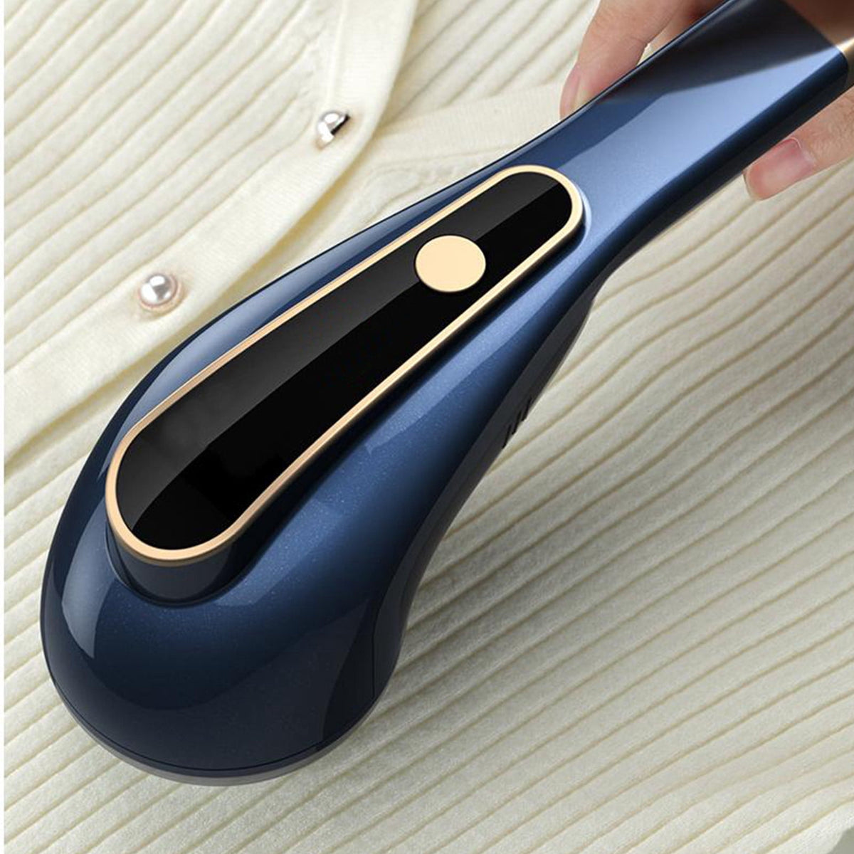 Rechargeable Fabric Shaver with Six Blades and a Large Lint Chamber - Image 5